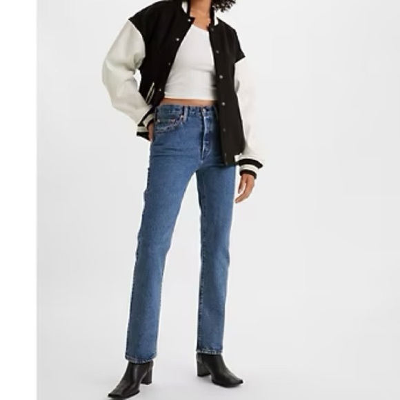 Levi's Denim - LEVI’S 501 100% cotton jeans in mid wash Shout out stone blue size 27